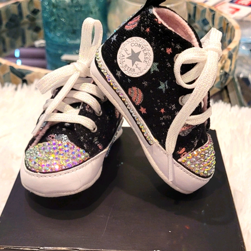 - NIB Converse bling Crib shoes Sz 1 white and blk